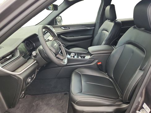 New 2026 Jeep Grand Cherokee L Limited AWD/4WD image 12