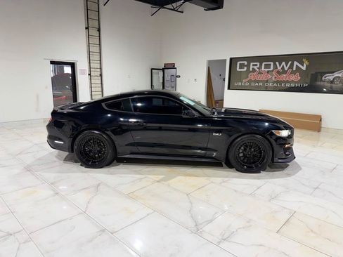 Used 2017 Ford Mustang GT RWD image 6