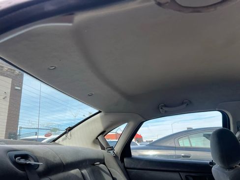 Used 2005 Ford Taurus SE image 7