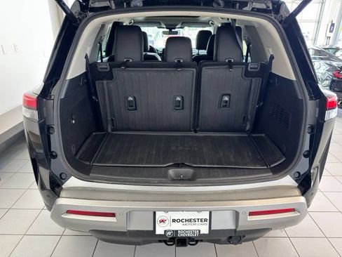 Used 2025 Nissan Pathfinder Platinum AWD/4WD image 42