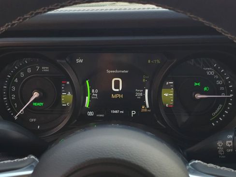 Used 2025 Jeep Wrangler Unlimited Sahara w/ Safety Group image 29