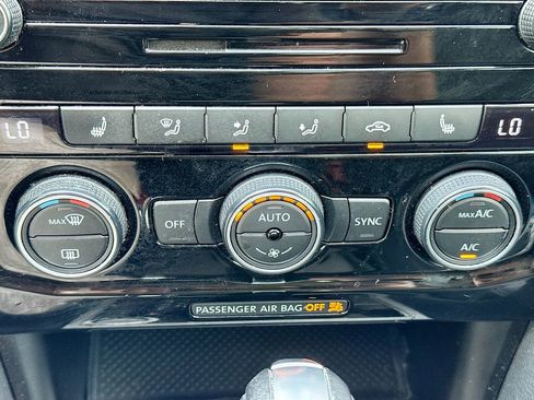 Used 2021 Volkswagen Passat 2.0T SE image 18