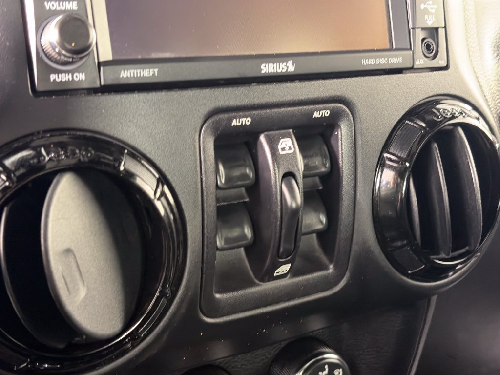 Used 2015 Jeep Wrangler Unlimited Sahara AWD/4WD image 20