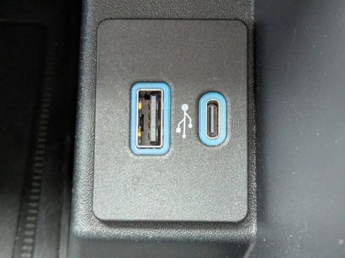 Used 2024 Ford Edge Titanium w/ Titanium Elite Package image 23