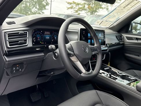New 2026 Volkswagen Atlas Cross Sport SE FWD image 17