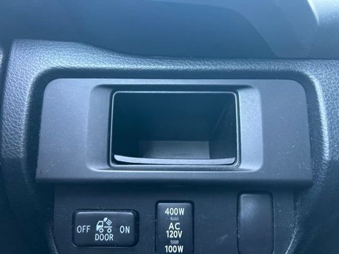 Used 2016 Toyota Tacoma Limited w/ Towing Package AWD/4WD image 22