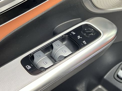 Certified 2025 Mercedes-Benz GLC 300 4MATIC image 13