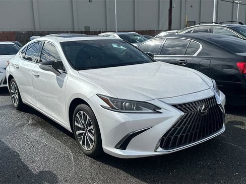 Used 2024 Lexus ES 350 w/ Accessory Package (Z2) image 2