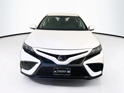 Used 2024 Toyota Camry SE FWD image 12