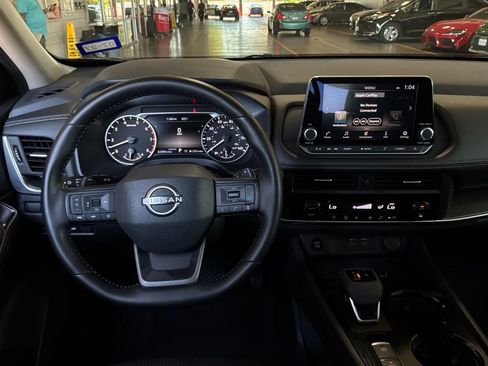 Used 2026 Nissan Rogue SV FWD image 14