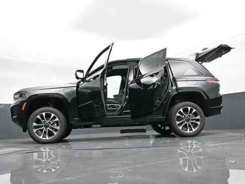 Used 2024 Jeep Grand Cherokee Overland w/ Advanced Protech Group III image 69