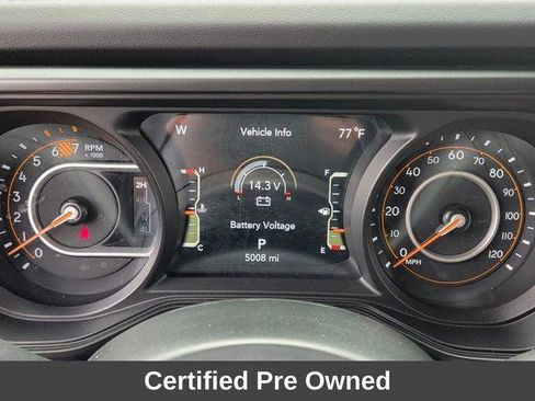Used 2025 Jeep Wrangler Unlimited Sahara AWD/4WD image 32