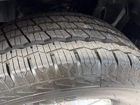 Used 2019 Nissan Frontier SV w/ Value Truck Package image 5