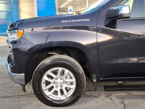 Used 2023 Chevrolet Silverado 1500 LT image 7