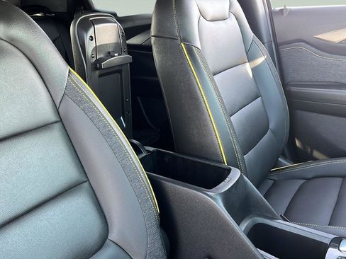 Used 2025 Chevrolet TrailBlazer ACTIV w/ Driver Confidence Package image 32