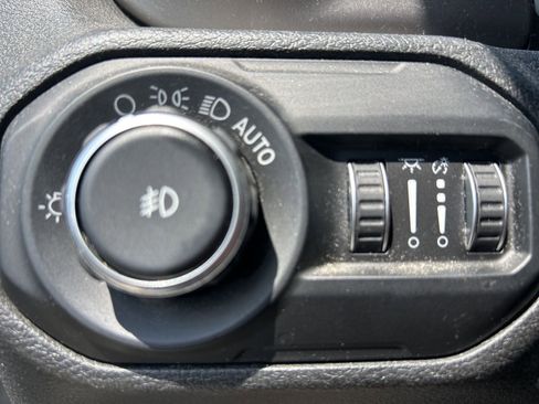 Certified 2020 Jeep Wrangler Sport AWD/4WD image 10