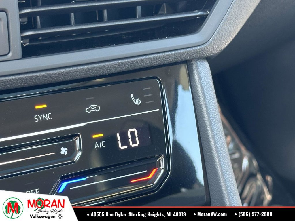 Used 2026 Volkswagen Jetta SE FWD image 27