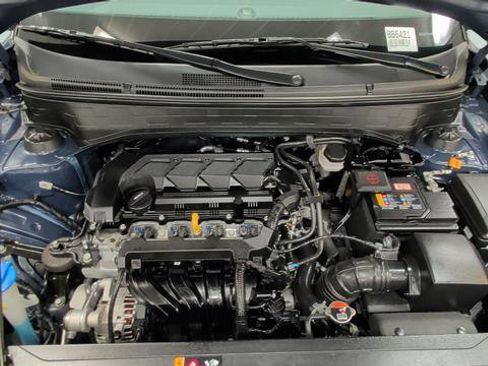 Used 2025 Hyundai Venue Limited FWD image 17