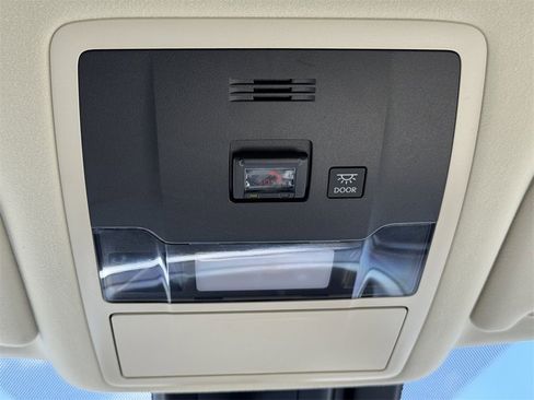 Used 2022 Lexus RX 450h AWD image 30