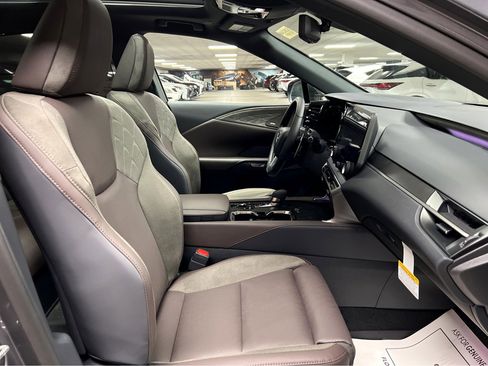 New 2026 Lexus RX 450h AWD image 25