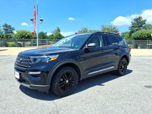 Used 2022 Ford Explorer XLT AWD/4WD image 9