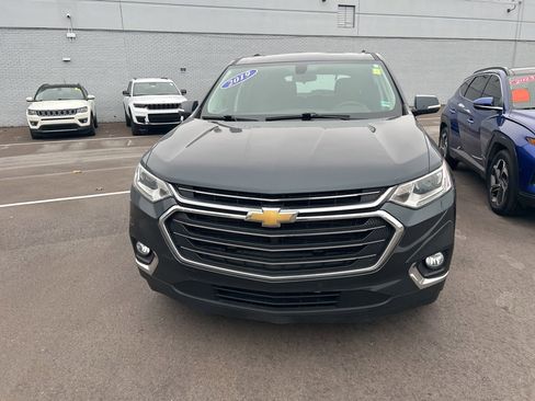Used 2019 Chevrolet Traverse LT image 2