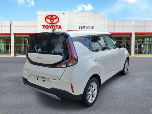 Used 2025 Kia Soul LX w/ LX Technology Package FWD image 3