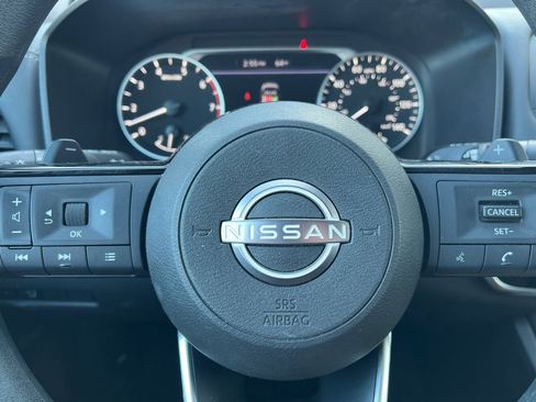 Used 2023 Nissan Rogue SV image 30