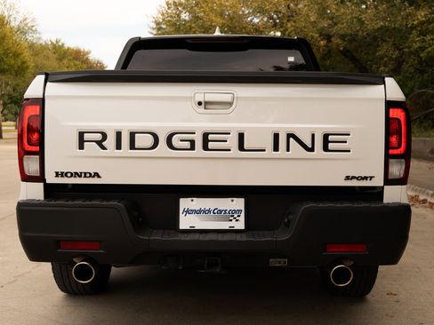 Certified 2024 Honda Ridgeline Sport image 8