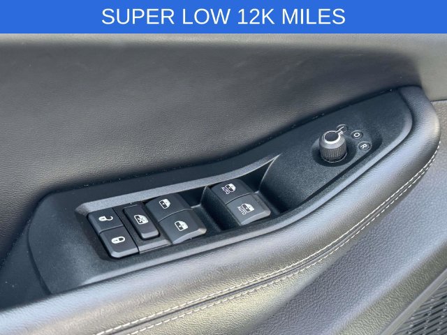Used 2024 Jeep Grand Cherokee L Laredo w/ Luxury Tech Group I AWD/4WD image 15