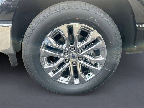 New 2025 Ford F150 Lariat w/ Equipment Group 501A Mid image 9