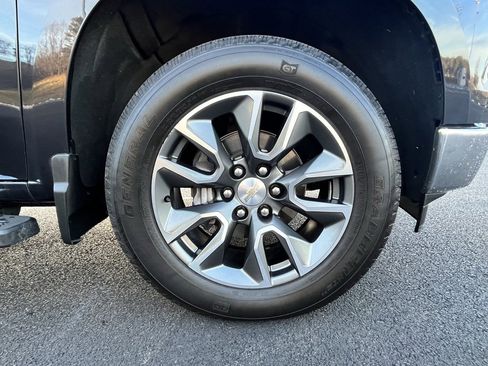 Used 2024 Chevrolet Silverado 1500 LT image 25