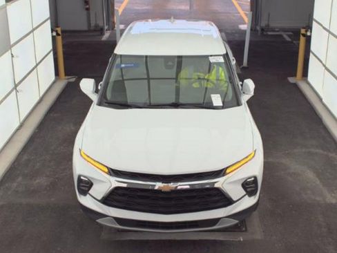 Used 2023 Chevrolet Blazer LT image 2
