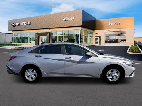 New 2026 Hyundai Elantra SE image 9