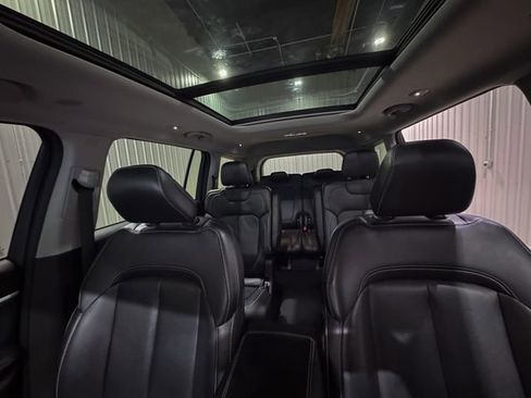 Used 2023 Jeep Grand Cherokee L Limited w/ Black Appearance Package AWD/4WD image 20