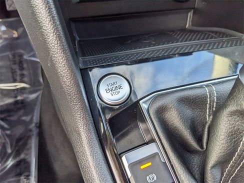 Used 2023 Volkswagen Taos SE image 23