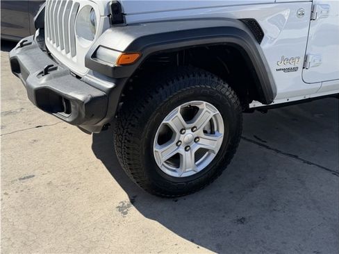 Used 2020 Jeep Wrangler Sport AWD/4WD image 11