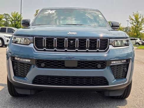 Used 2026 Jeep Grand Cherokee Limited w/ Luxury Tech Group II AWD/4WD image 8