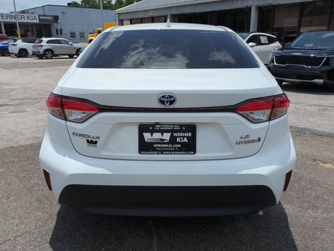 Used 2024 Toyota Corolla LE FWD image 6