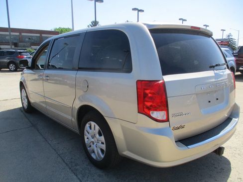 Used 2014 Dodge Grand Caravan SE w/ Quick Order Package 29E SE FWD image 4