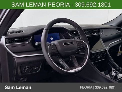 New 2025 Jeep Grand Cherokee Laredo w/ Luxury Tech Group I image 9