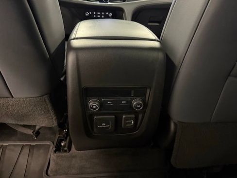Used 2022 Buick Enclave Essence w/ Experience Buick Package image 18