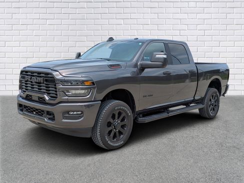 Used 2025 RAM 2500 Big Horn AWD/4WD image 1