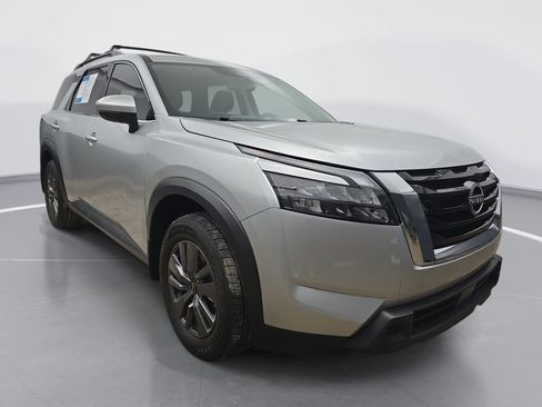 Used 2025 Nissan Pathfinder SV w/ Cargo Package FWD image 2