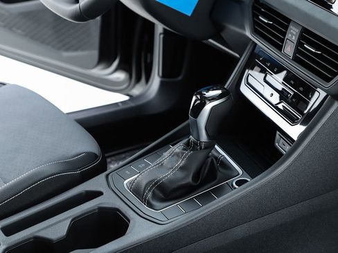 New 2026 Volkswagen Jetta SE FWD image 33