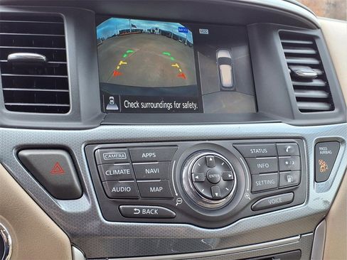 Used 2020 Nissan Pathfinder SL image 22