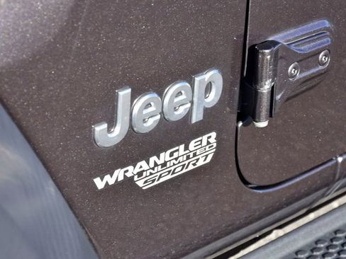 Used 2020 Jeep Wrangler Unlimited Sport S image 10