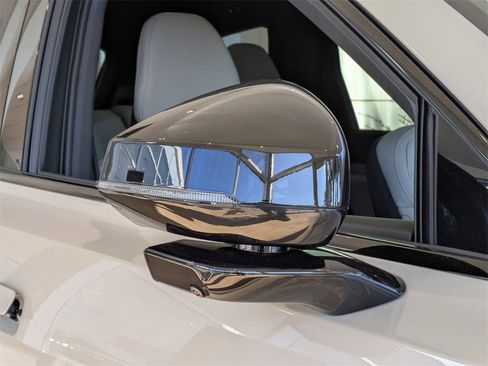 New 2025 Volvo EX90 Plus w/ Protection Package Premier image 12