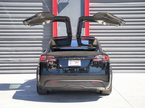 Used 2024 Tesla Model X image 5
