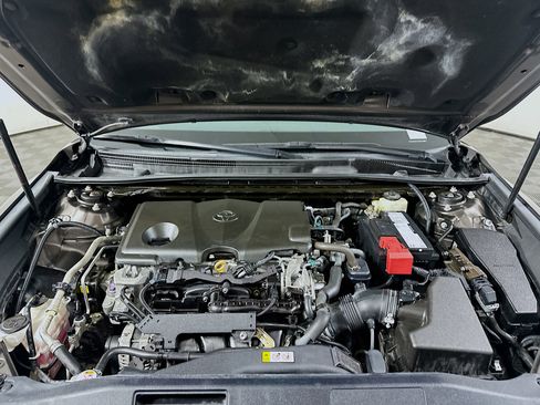 Used 2018 Toyota Camry LE image 31